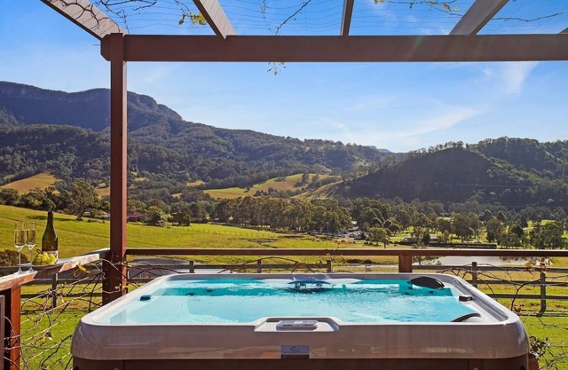 Secluded farm house stay - Private Pool & heated Spa