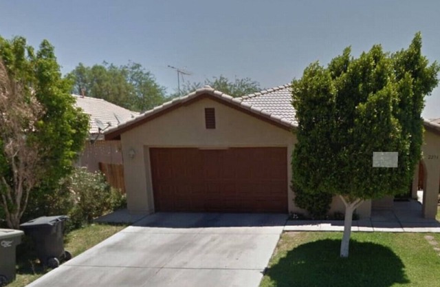 Secluded Gem with Gym & Oasis, Near Border
