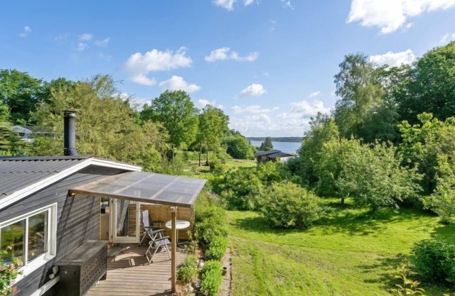 "Self" - 400m to the inlet by Interhome