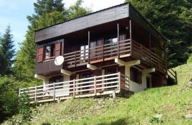 Self-catered chalet located at the bottom of the runs