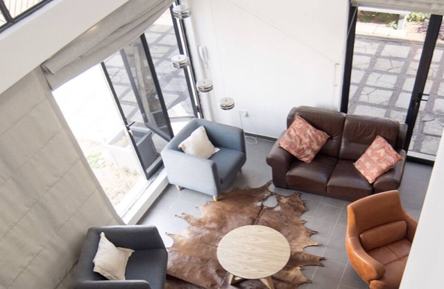 Self-Catering Villa near the Diamond Trading Centre