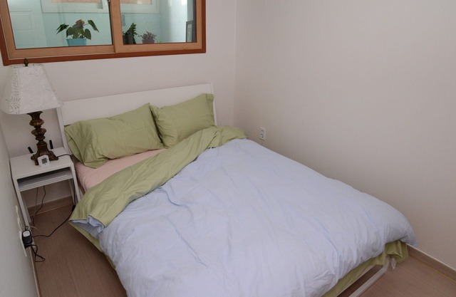 Semi-basement unit nearby Achasan and Children's Grand Park in Seoul