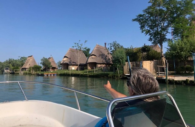Send 100m² apartment, ground floor, with pool, boat rental