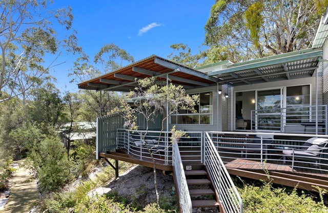 Sensational Satinay Villa 633. Peaceful natural retreat with sea view.