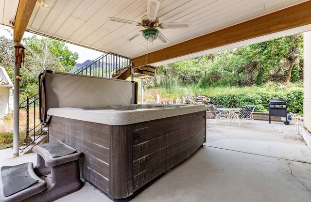 Serene 1600 Sq Ft Mountain Home Near Dimple Dell Park