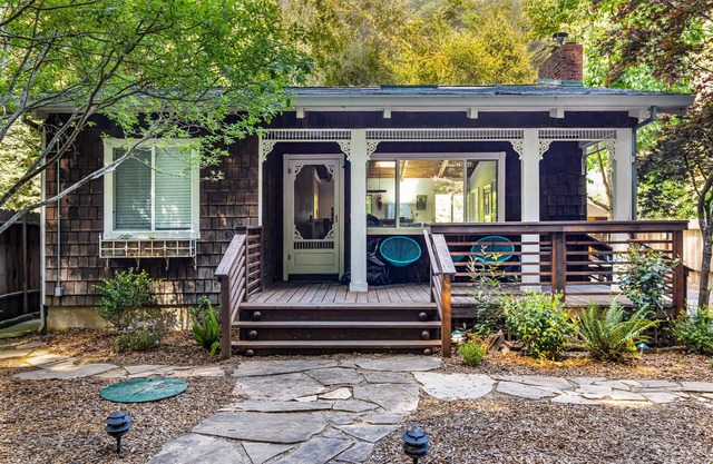 Serene Getaway | Hot Tub, BBQ, Family & Couples
