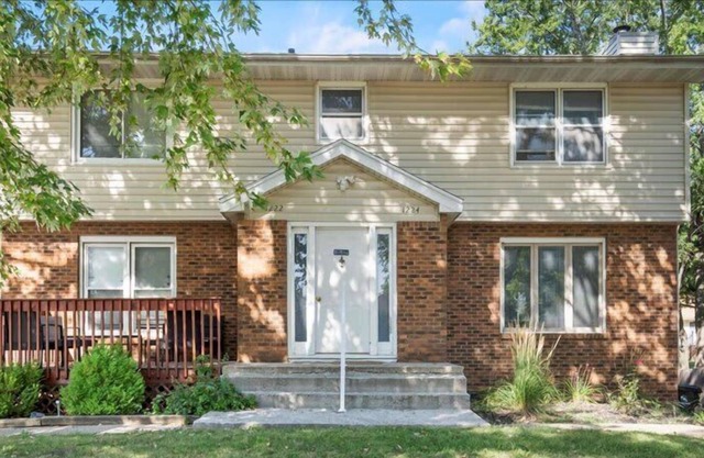 Serene Large Duplex in West Des Moines
