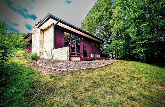 Serene Mid Century Modern Gem Designed by Frank Lloyd Wright Apprentice