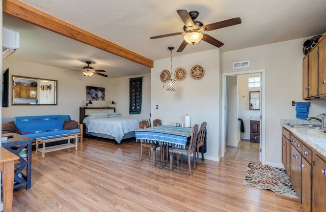 Serene, Spacious 2 room Studio. Private Patio