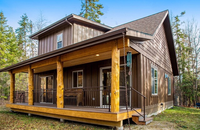 Serene woodland cabin with firepit, porches & fireplace, near lakes & Glacier