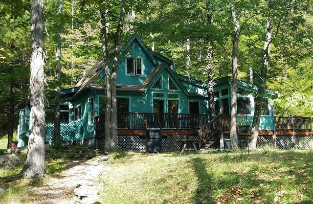 Serene Woodstock Oasis, Sauna/Steam Shower, Cook's Kitchen. Top Reviews.