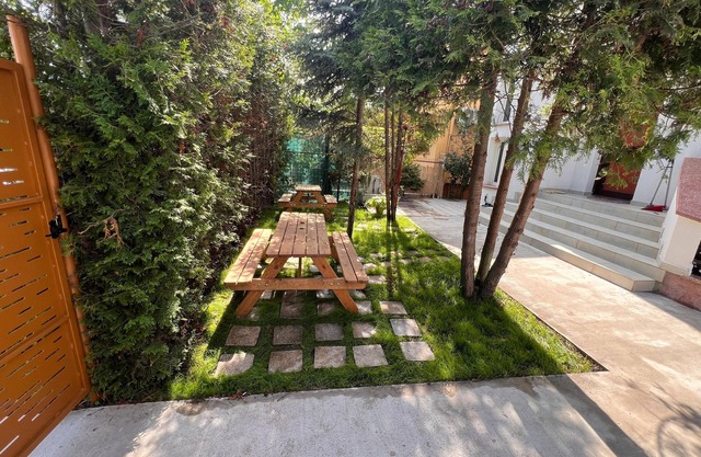 Serenity Apartments and Studios