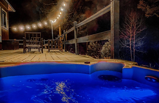 Serenity now! Hot tub, Beautiful mtn views, Massage chair, & Steam shower