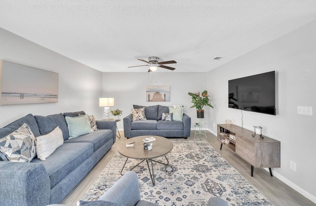 Serenity Retreat: Charming Home Near Attractions! by RedAwning
