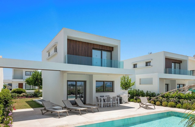 Serenity Waves Villa 17