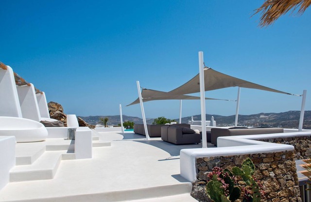 Serpentine Suite - One Bedroom Villa, Sleeps 4