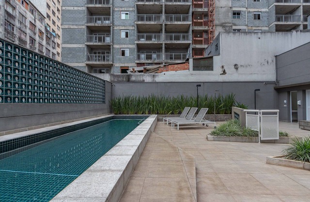 Setin Downtown Praca da Sé by Viva - Prédio completo com piscina perto de estação de metrô no Centro de São Paulo
