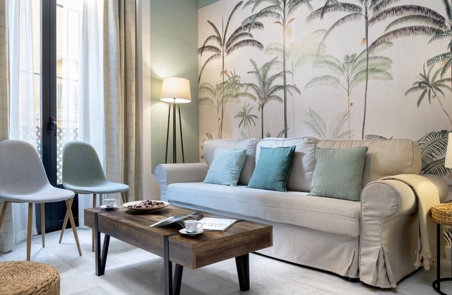 Sevillian Charm on Sol street - Comfort and Tradition 5 Min from Las Setas