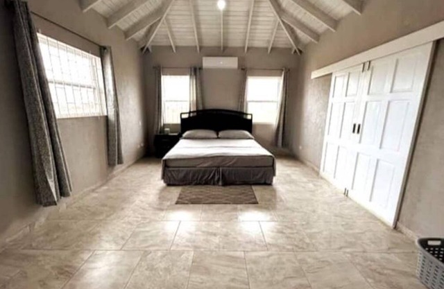 Sha-Dow Villa by the Airport 2 BR