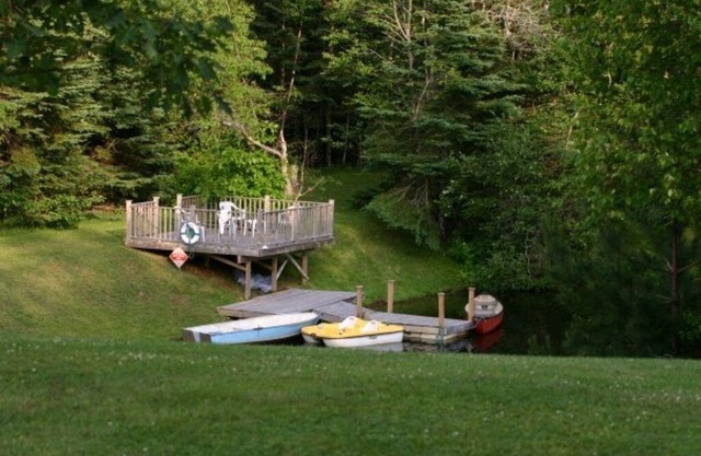 Shady Nook - 2 Bedroom Cottage Forest & Lake PEI Cottages