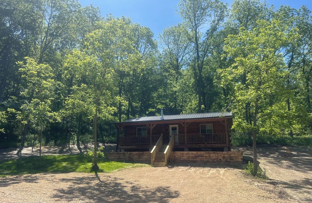 Shalom cabin with private hot tub, Shalom Cabin