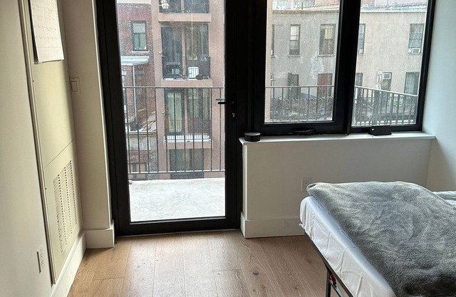 Shared Studio in Manhattan