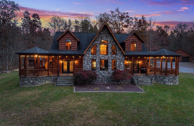 Shenandoah Mansion Su