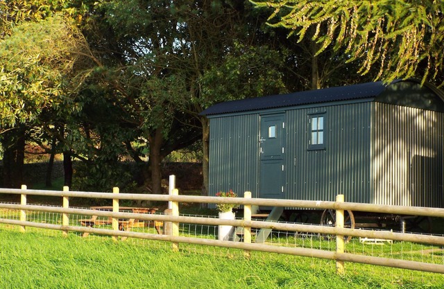 Shepherds Hut with stunning views located on the edge of the peak district