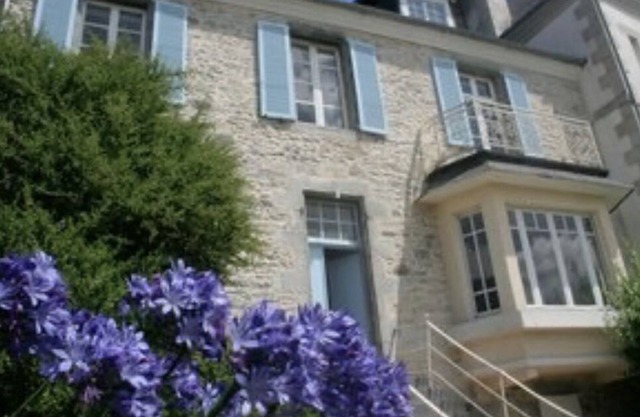 Shipowner's house facing the port of Plaisance Sea view