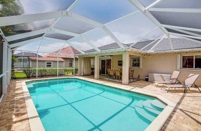 Shop, Dine & Unwind Poolside: Cape Coral Retreat!