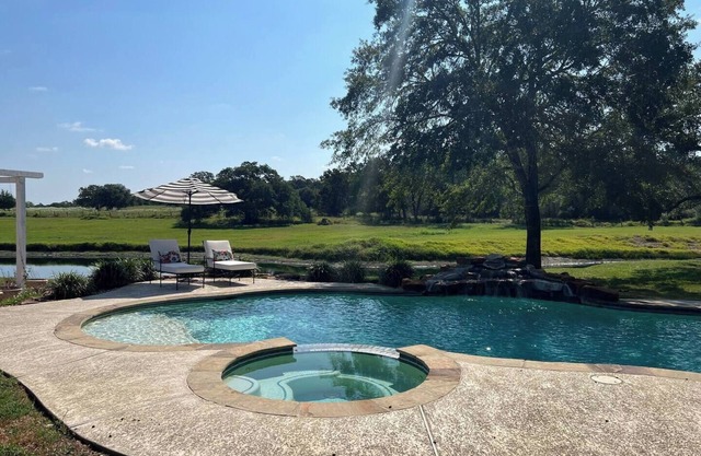 Shop, Swim, & Soak in the Views | Sleeps 15 | St. Jerome House + Cottage