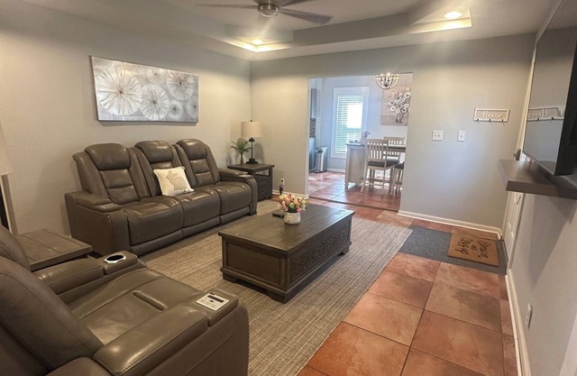Short term lease/Fully Furnished Home with utilities.