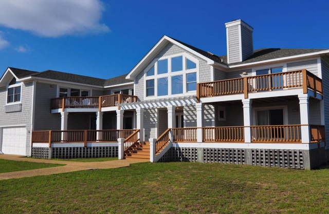 Silver Creek: Semi-Oceanfront, Private Pool, Hot Tub