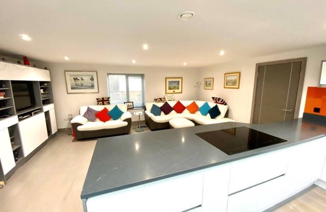 Silverwood Holiday Retreat - 20 mins from Oxford, Cotswolds within easy reach