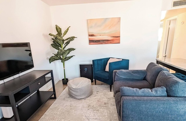 Simple Mesa 2nd Floor 2 Bedroom Unit