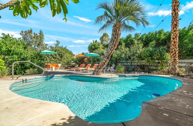 Simple Mid-Century Elegance with Private Pool
