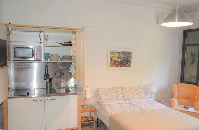 Simple studio in residential area. Very quiet