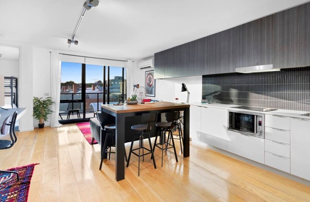Simply St. Kilda - WIFI, full linen, heart of Ackland Street, quiet and peaceful