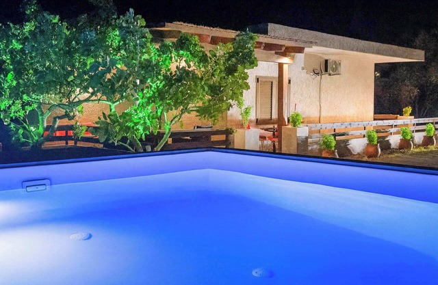 Sinani Villa - Garden Oasis with Private Pool
