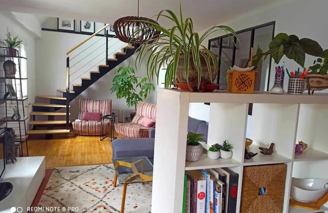 Single family home, very quiet.n
