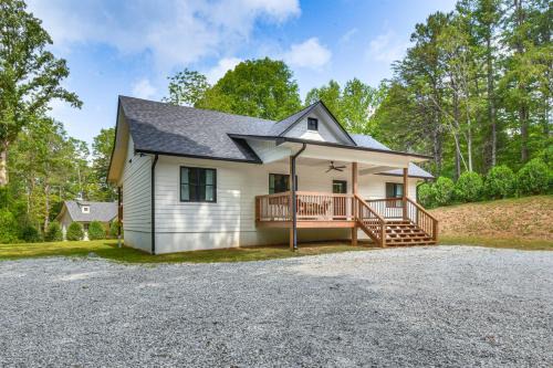 Sip, Shop and Dine Family Home 9 Mi to Clayton!