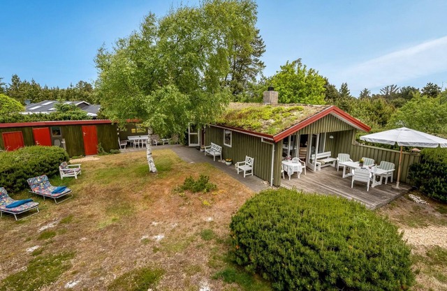 "Sisko" - 800m from the sea by Interhome