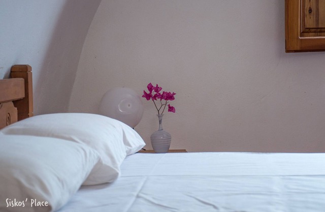 SiskosPlace Petros Cottage, Oia Santorini