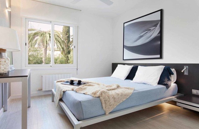 SITGES BLANCSUBUR · Bright & Modern