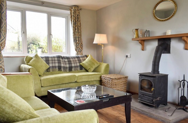 Situated in a peaceful location and ideal for a groups of couples or families.