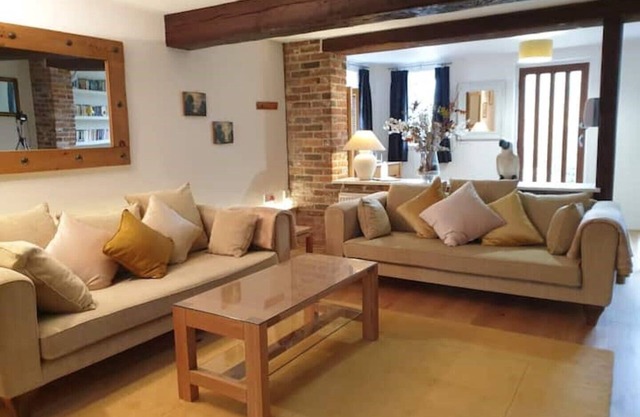 Six Horse Barn - Spacious Open Plan Luxury