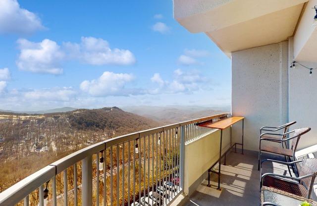 Sixth-Floor Condo w/a Shared Hot Tub, Pool, Free WiFi, & an Electric Fireplace