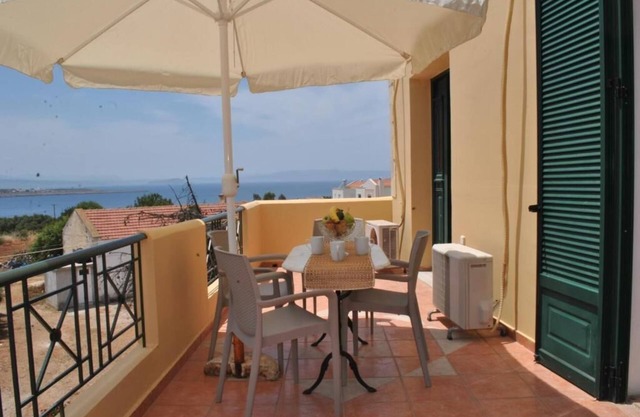 Skandalis Apartment with sea & pool view (Afrodite)