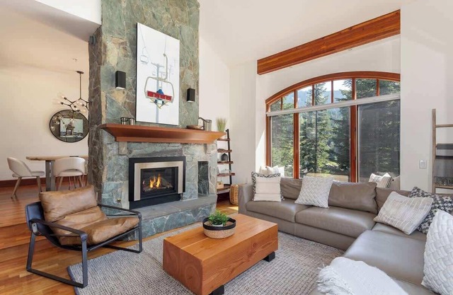 Ski Access Townhouse w/Hot Tub & Incredible Views