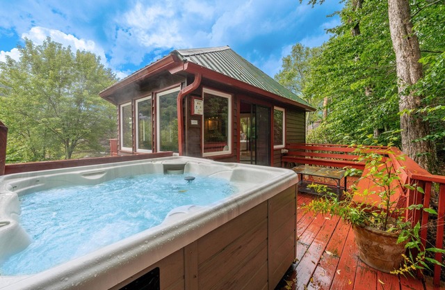 Ski-in/out home with private hot tub, sauna, mtn/ski views, foosball, fireplace